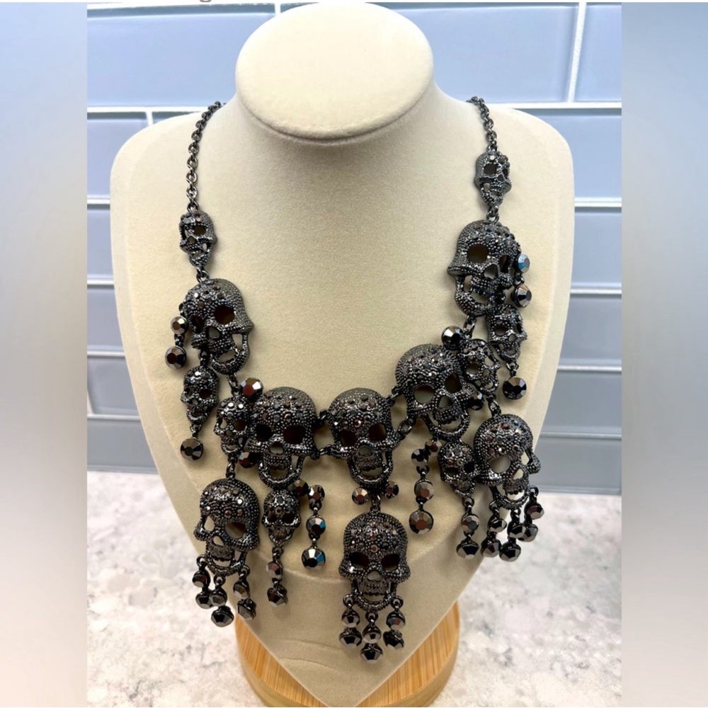 NWT🤩NATASHA Heavy Multi-Skull Statement Drop Necklace Halloween Goth Punk Emo